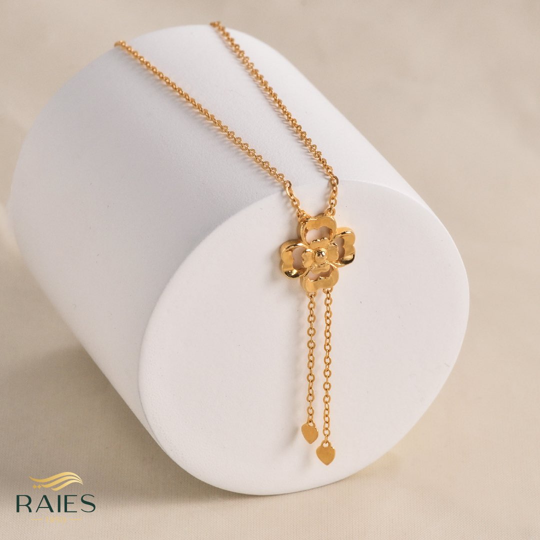 RaiesCo1950's tweet photo. سلسال عيار 21 من مجموعة زاهية 🌸✨

#ريس
#الاندلس_مول
#عرايس
#ذهب https://t.co/4zZave9lrS