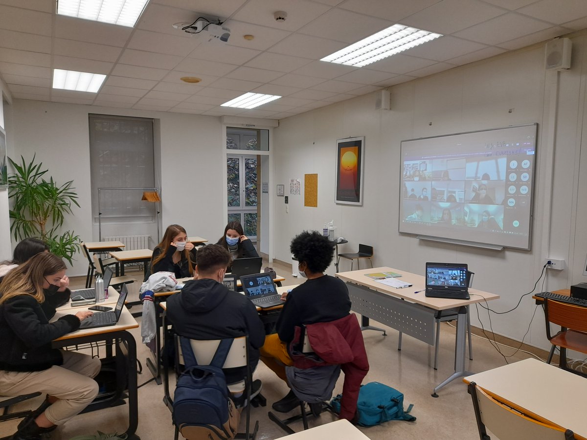 nazaretzentroa's tweet photo. During this week our EBBD Baccaulareate students are participating in a five day EVB workshop focused in European Virtual Business practices with European partner schools #Erasmusplus #EBBD #Baccalaureate https://t.co/rN7vP1O8hn