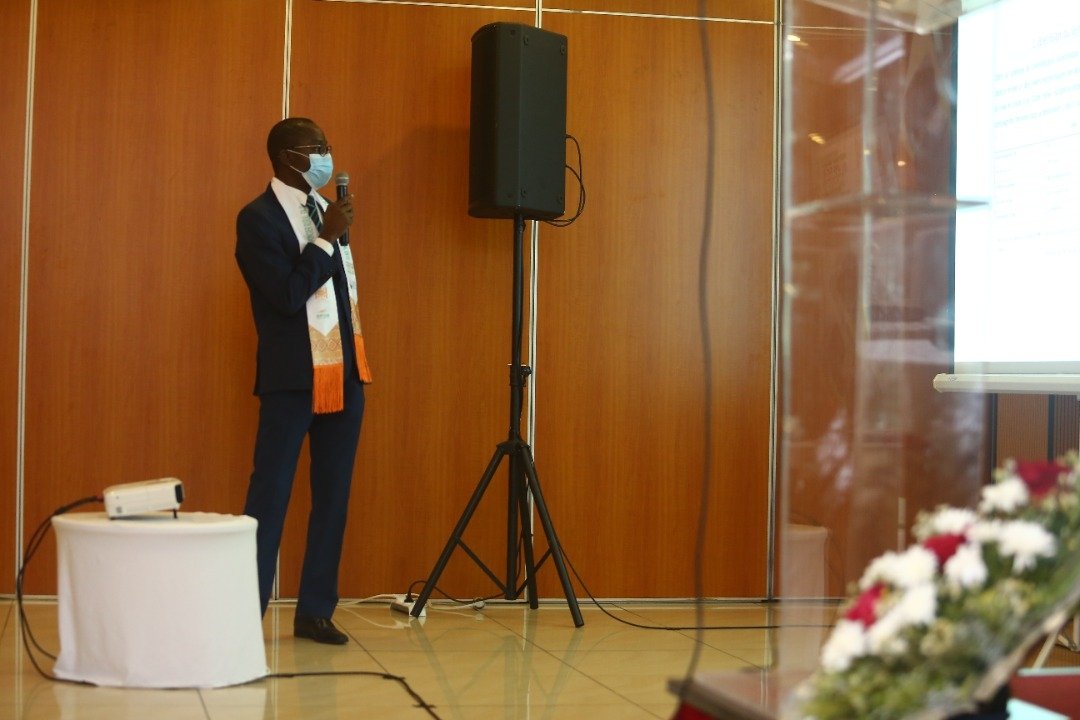 FredericGoreBi's tweet photo. "Environ 12000 certificats fonciers délivrés sur 1 Million de certificats attendus" Seynou Idrissa de la direction de la sécurisation foncière au ministère de l'agriculture #ANFR21 @AlerteFoncier @ccfd_tsolidaire @InadesFormation https://t.co/OiFItTMBai