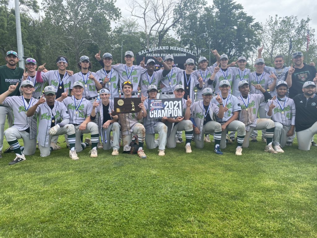 NHSBearsBSBL's tweet photo. Happy Thanksgiving! Take time today to reflect and appreciate the important things in your life.. take a personal inventory and give thanks and love to all that help make your life the best it can be!! #Thankful #grateful #COMPETE https://t.co/Bu4nrpZVSi