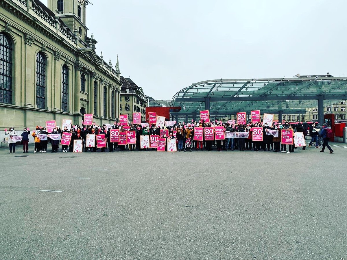 16tage_ch's tweet photo. Lancierungsaktion der 16 Tage gegen Gewalt an Frauen 2021 💪👏🧡 Wir haben ein starkes Zeichen gesetzt gegen sexualisierte Gewalt. Auf in die Aktionstage! https://t.co/S5GsqptjbM