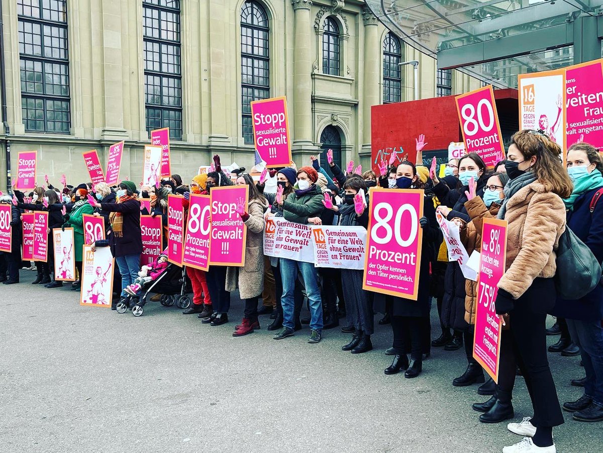 16tage_ch's tweet photo. Lancierungsaktion der 16 Tage gegen Gewalt an Frauen 2021 💪👏🧡 Wir haben ein starkes Zeichen gesetzt gegen sexualisierte Gewalt. Auf in die Aktionstage! https://t.co/S5GsqptjbM
