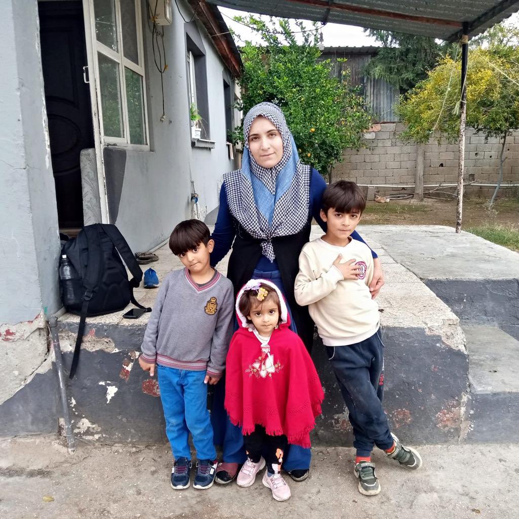 Adana yangınında evi,eşyaları kül oldu.
3 çocuğuyla açıkta.

Başlarını soktukları evde fareler, yılanlar girmeye başladı,her yer su akıtıyor,

300.000 ₺

Bu ailenin hayatına dokunur muyuz?🙏

Vakıfbank
TR72 0001 5001 5800 7314 3506 73 
Semiha Şahin -Türkmen Şahin- Mevlüt Şahin