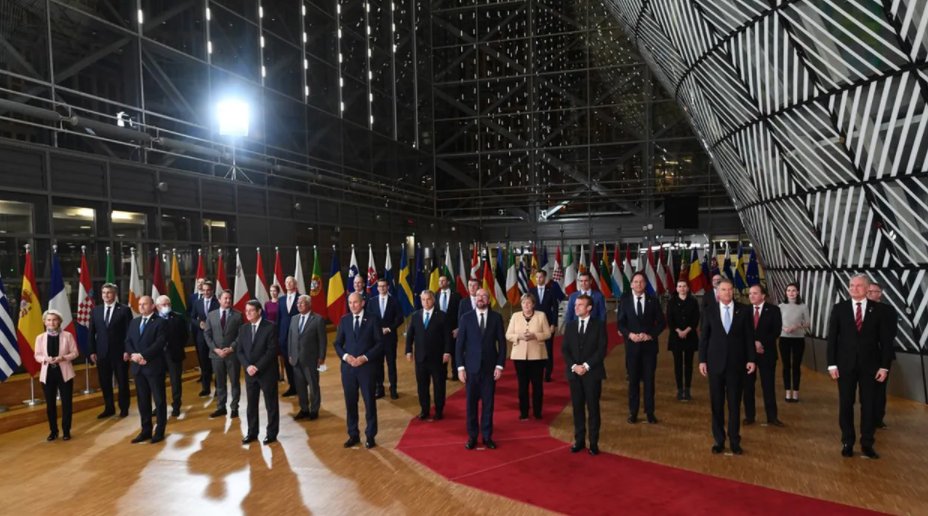 AmbFinlandePAR's tweet image. L'Europe du Nord à la pointe de l'égalité hommes-femmes en politique : Suède, Danemark, #Finlande, Estonie, Lituanie et Islande se sont choisi des Premières ministres. Lire + via @LesEchos ➡️bit.ly/3l3N5gQ
#parite #EgaliteFH