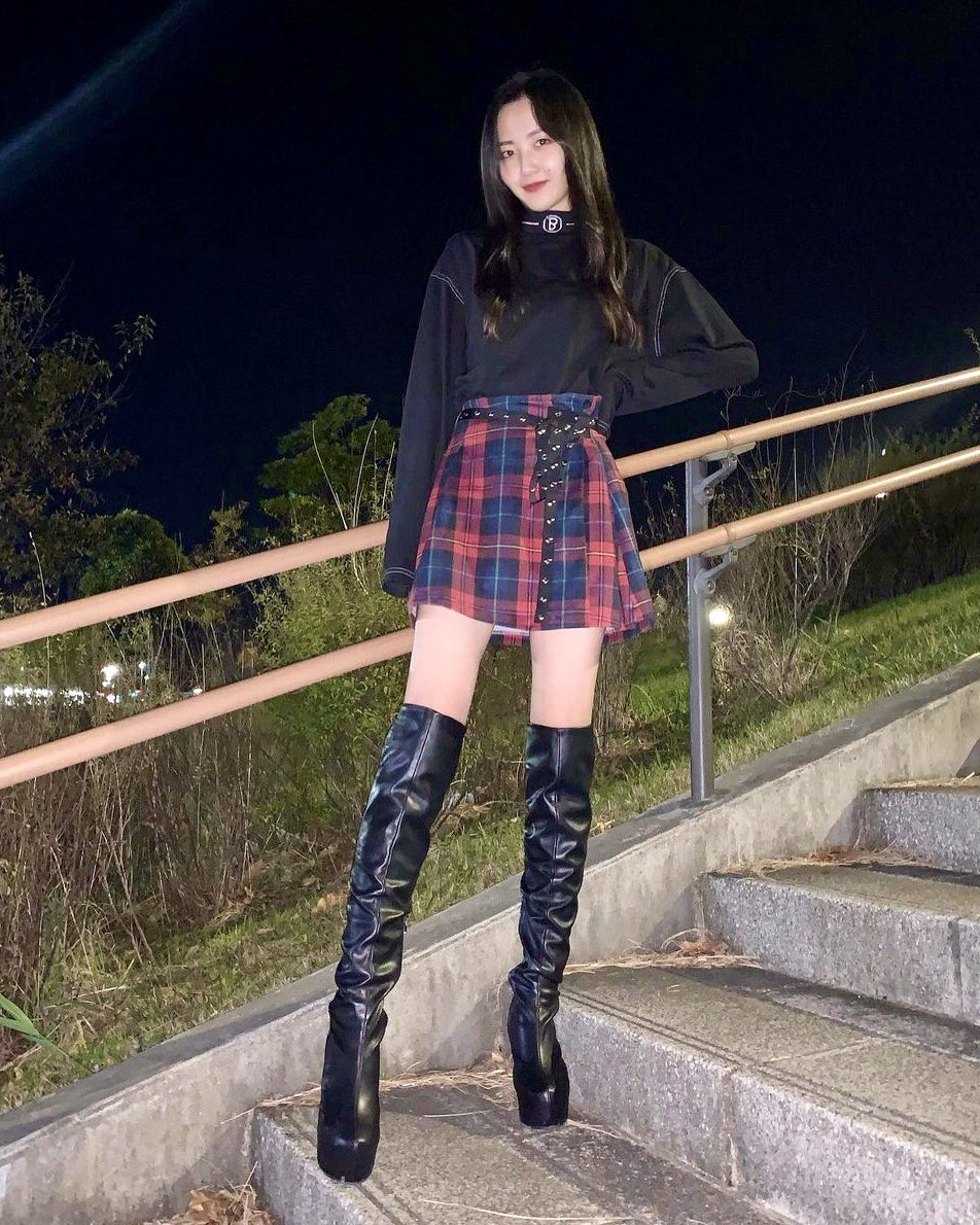 TGSastalight's tweet photo. 「#べーファッション #脚活」山邊未夢／東京女子流＊
出典：https://t.co/X4DveQJKWU 2020/11/25

#山邊未夢 #べーぶる #山邊未夢ってだあれ #東京女子流 #女子流 #TGSJP #インスタ #bapy #bubblestokyo https://t.co/rlJXdlN9Yy