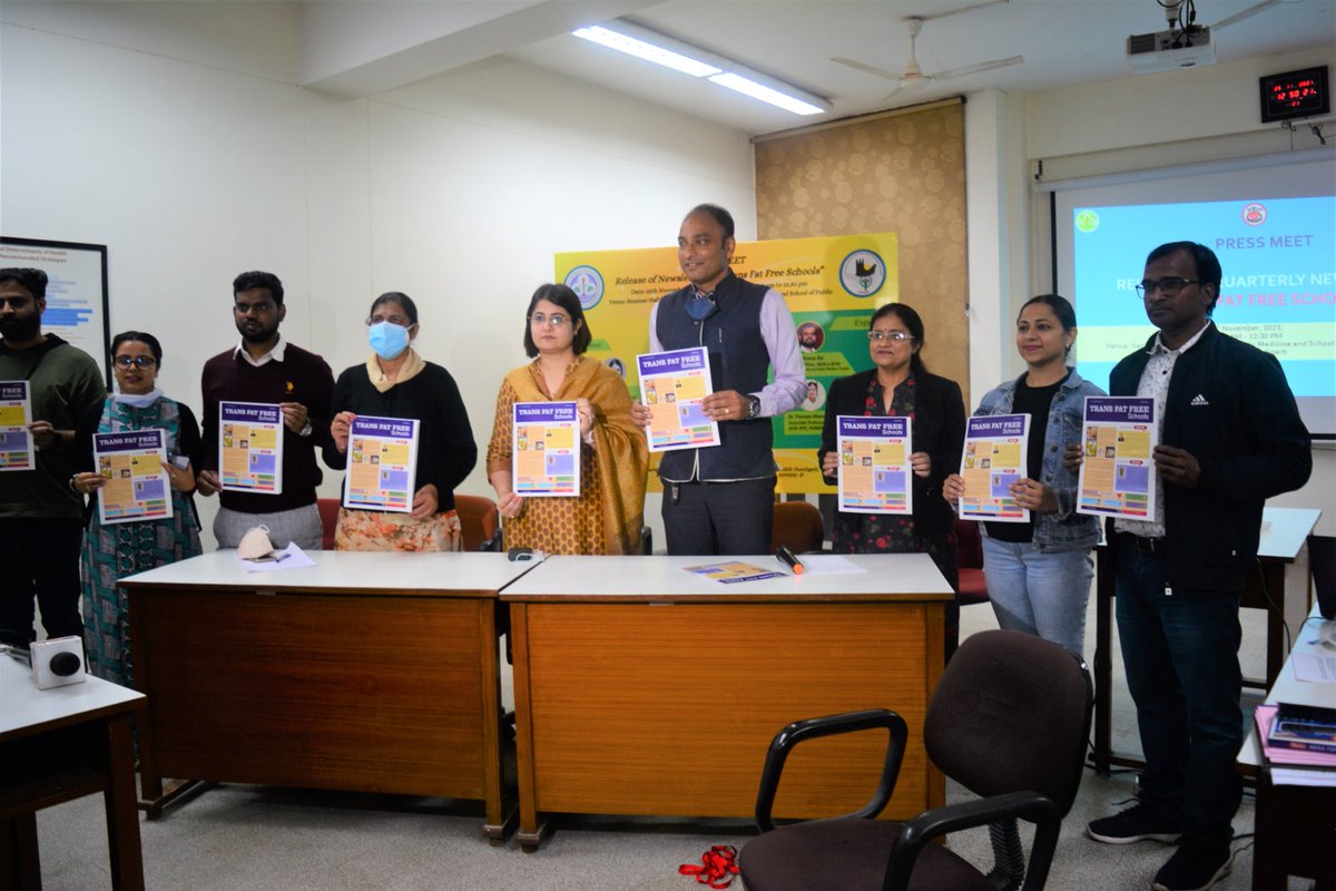 rccvh_org's tweet photo. Organized workshop for journalists &amp; Released a Newsletter on “Trans Fat Free Schools”
at Dept. of Community Medicine and School of Public Health (DCM-SPH), PGIMER, Chandigarh. @ProfSonuGoel @NidhiJaswal1 @Dr__Kritika  @WHO @fssaiindia @MoHFW_INDIA @EduMinOfIndia https://t.co/LYTKxFVz94