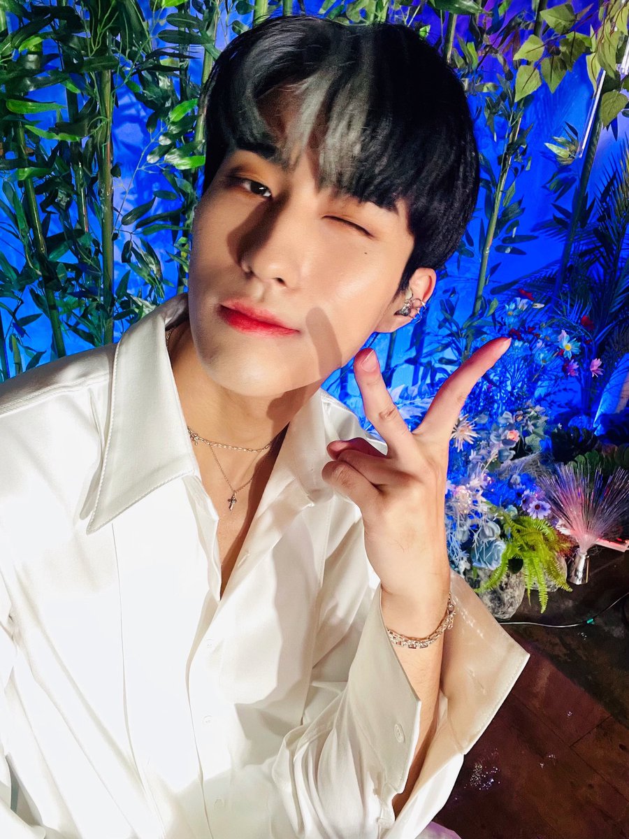 official_ONEWE's tweet photo. [#하린]
열심히 드럼 쳤다! 
야무진 드럼 위브들도 감상해요~💚 https://t.co/KUjSD3EeDT