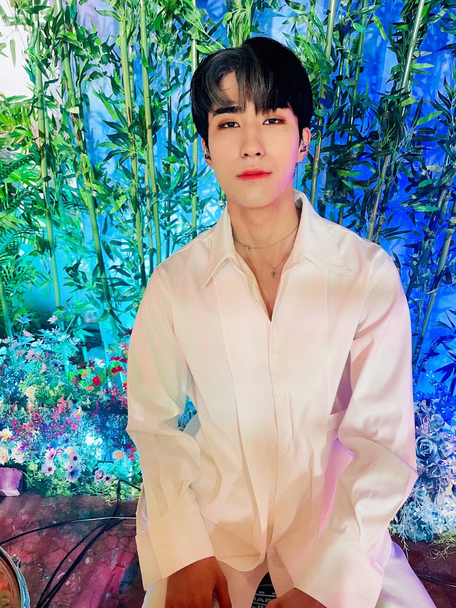 official_ONEWE's tweet photo. [#하린]
열심히 드럼 쳤다! 
야무진 드럼 위브들도 감상해요~💚 https://t.co/KUjSD3EeDT