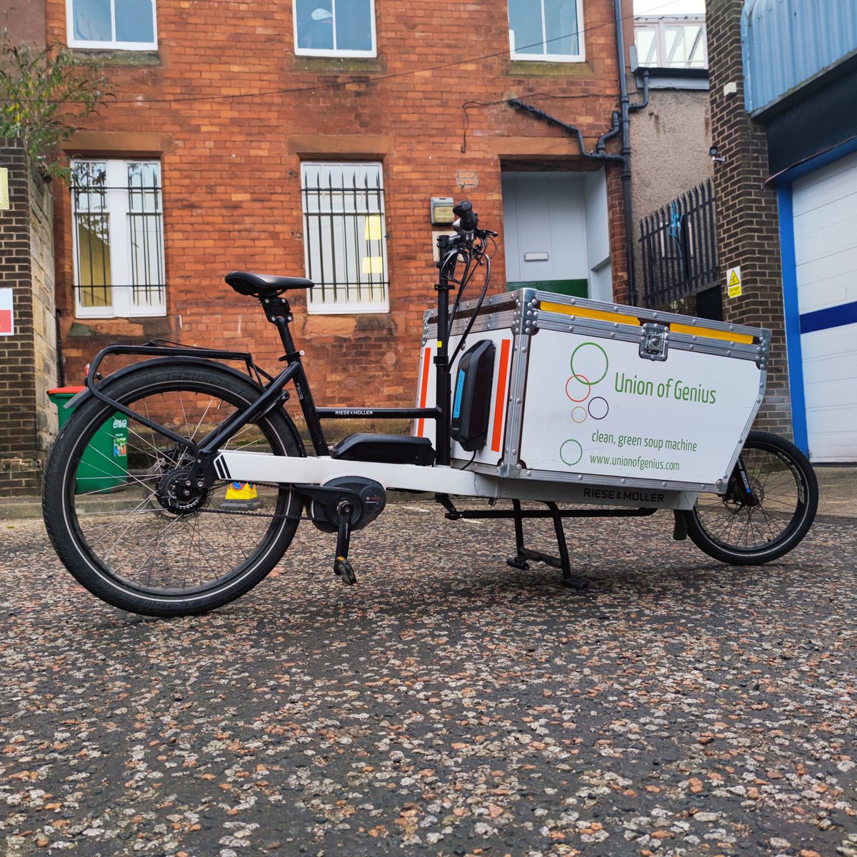 STOLEN! <a href="/UnionofGenius/">Union of Genius</a> cargo delivery bike from Haymarket (with food still in it!). Please let us know if you spot it. Hi <a href="/PoliceScotland/">Police Scotland</a> - a heads up. All help appreciated. Thanks.

#Edinburgh
#smallbusiness