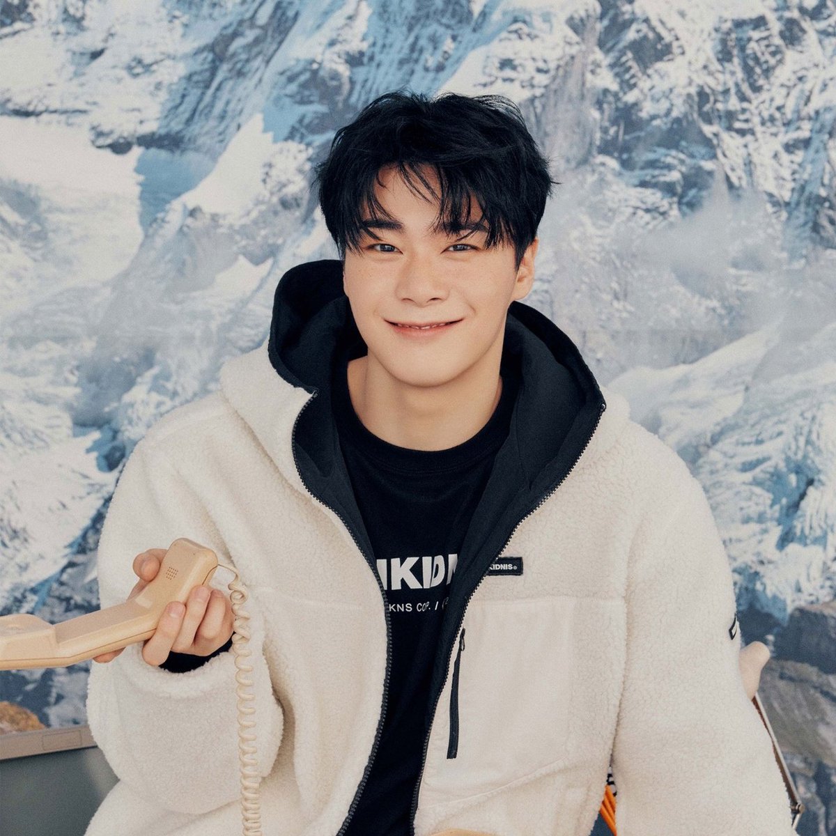 offclDALKONG's tweet photo. here to tell yall to vote moonbin on starplay let's win the bday ad for him!! https://t.co/AeYKzzpHPS