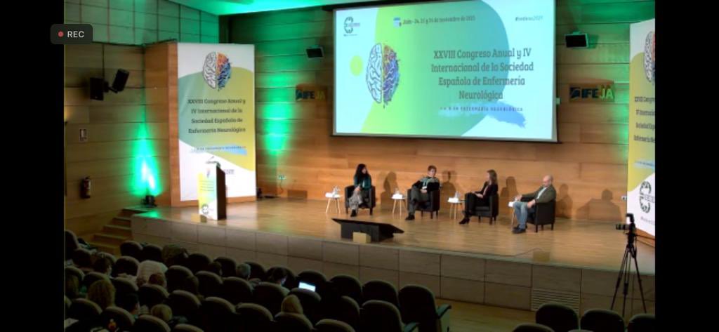 crishurso's tweet photo. #NeuroDLaFe congreso #sedene21 presencial en Jaén y online  @EnguixPuri Arantxa Cortes y Melisa Barberá, enfermeras del @HospitalLaFe @CuidadosLaFe Aprendiendo con @EnfrmraSaturada @abajuelos2 @LupeFontan … Grandes proyectos para la Enfermería Neurológica #neurored @sedenered https://t.co/IFhkMJxPlN