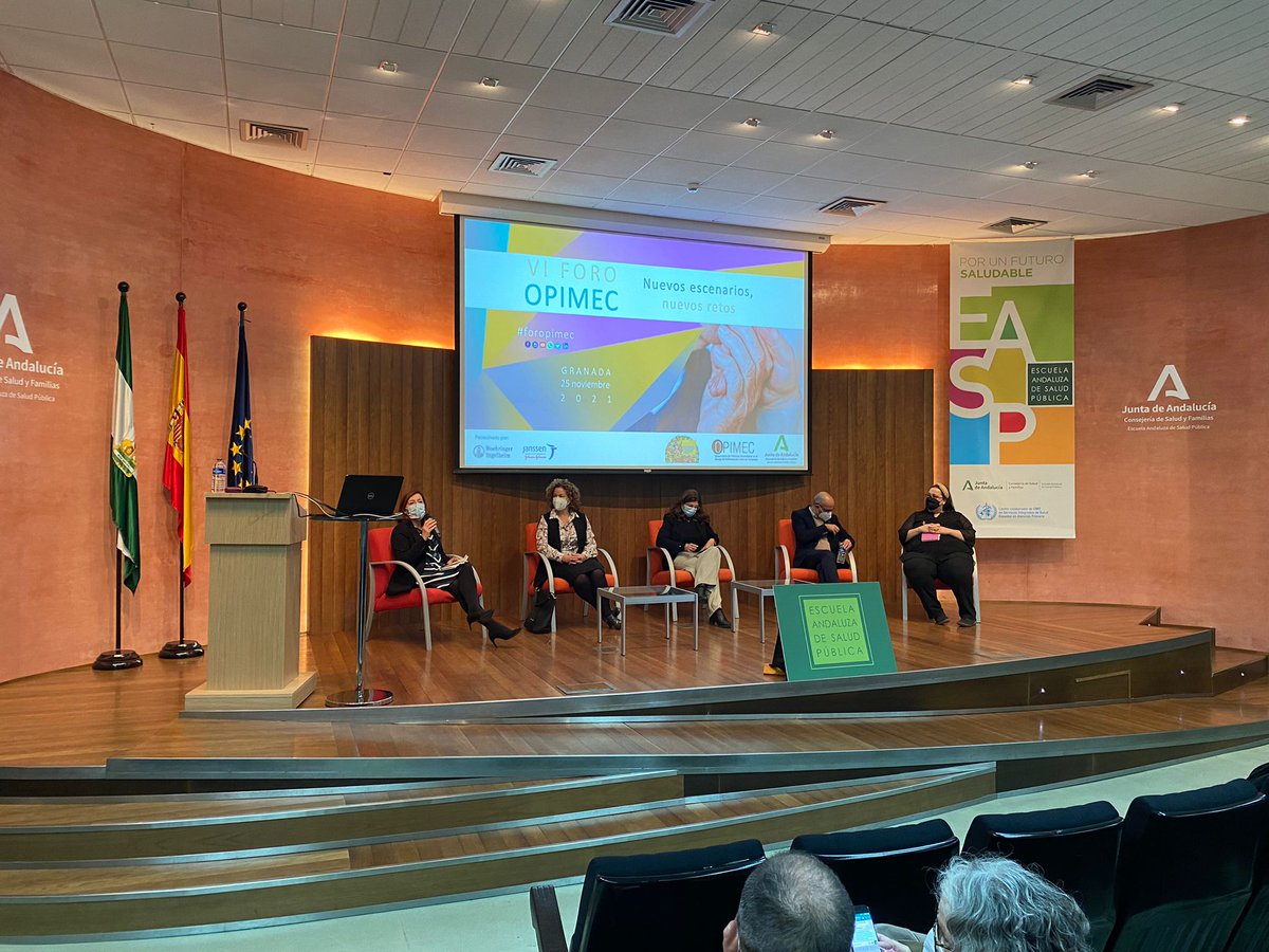 OPIMEC's tweet photo. Comienza la 2ª sesión sobre « Humanización de la atención a pacientes con enfermedades crónicas complejas una visión práctica» en el #foropimec moderada por @ConsueloArtero Coordinadora del Plan de Humanización del Sistema Sanitario Público de Andalucía @HumanizAndal. https://t.co/DvJ8qfujVz