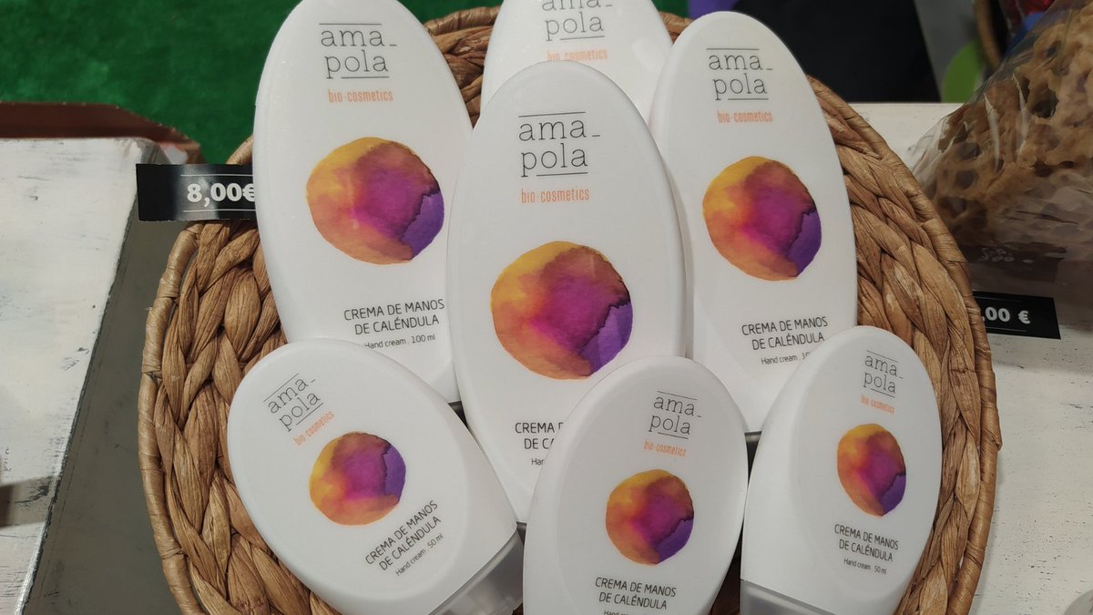 newrulemagazine's tweet photo. ¡Buenos días! Hoy queremos compartir @AmapolaBio 🌺, una marca de #cosméticanatural, 100% ecológica y sin tóxicos🌱. Entra en el artículo y descubre mucho más https://t.co/3TdY5NAyY9 
@organicbeautyma #NewRuleMagazine #ecológico #biocosmetic #organicbeauty #organicbeautymag https://t.co/CS29B8sQbZ