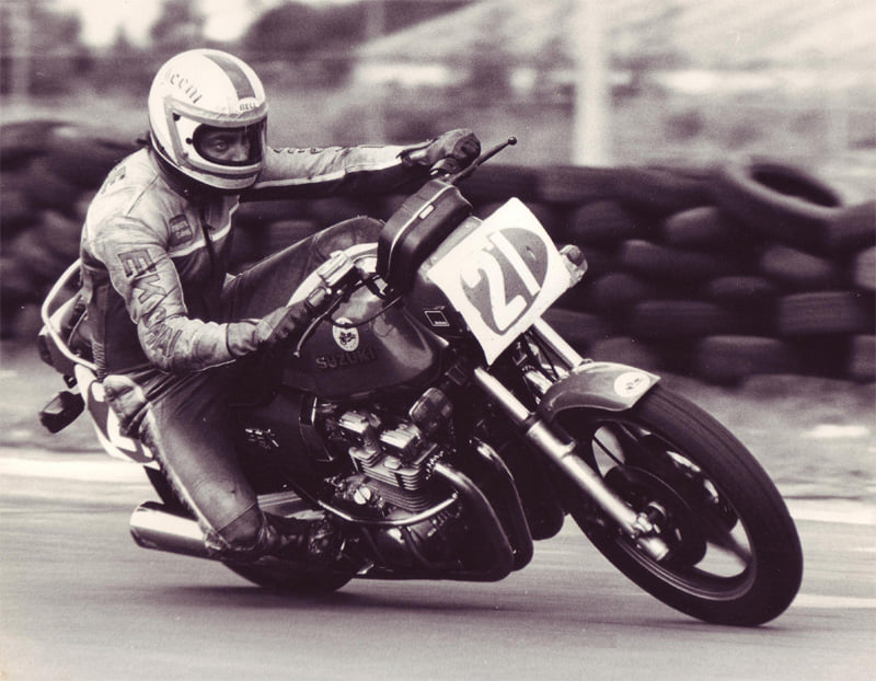 popsyosh34's tweet photo. #TBT
Greg Page 🇬🇧2⃣1⃣🏁
GSX1100
#Iceni #FastAsF https://t.co/AcuJxAVJ1O