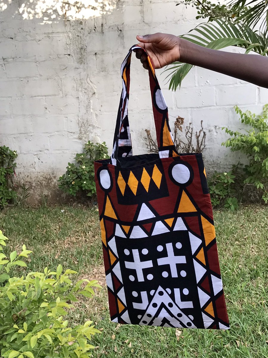 shemadestores's tweet photo. Toot bags are now available at SheMade.  #handmade #shemade #toot #Gambia #tootbags #blackownedbusiness #womanownedbusiness https://t.co/bGt7iB4Pd7