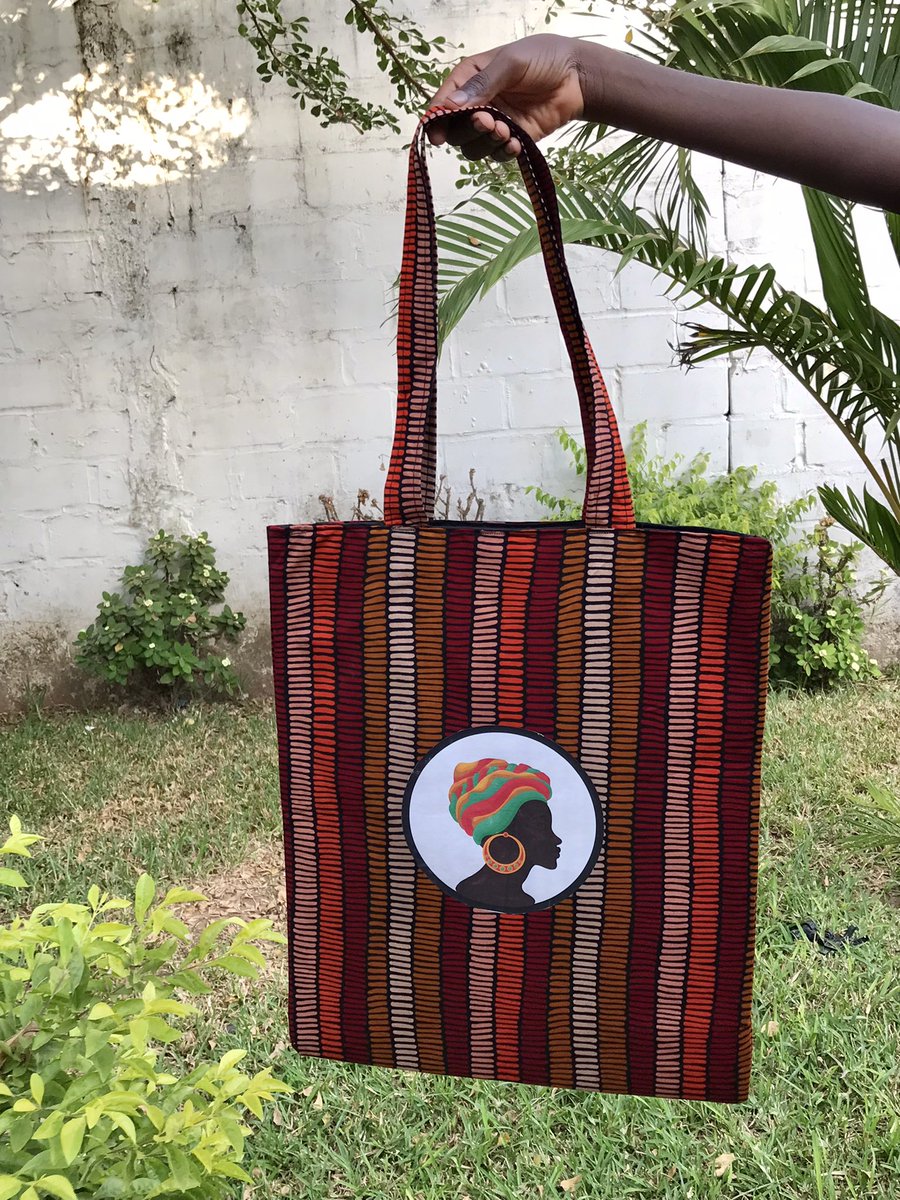 shemadestores's tweet photo. Toot bags are now available at SheMade.  #handmade #shemade #toot #Gambia #tootbags #blackownedbusiness #womanownedbusiness https://t.co/bGt7iB4Pd7