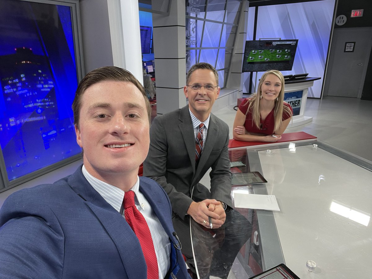 ZachFisherNews's tweet photo. Last half hour of #TodayInIowa @WHO13news grateful for @AndyFales and @AmberAwx for breaking me in this Thanksgiving morning! https://t.co/dvhvYJ454N