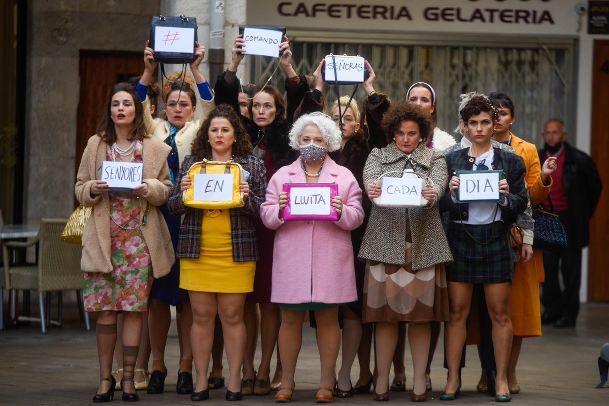 SIADFigueres's tweet photo. @xarxaomnia @XarxaOmniaBPF @ALladoSaus 🟣Continuem el #25N amb una performance de #comandoseñoras pels carrers de #Figueres

Senyores en lluita cada dia! https://t.co/ZRrTEmfqEq