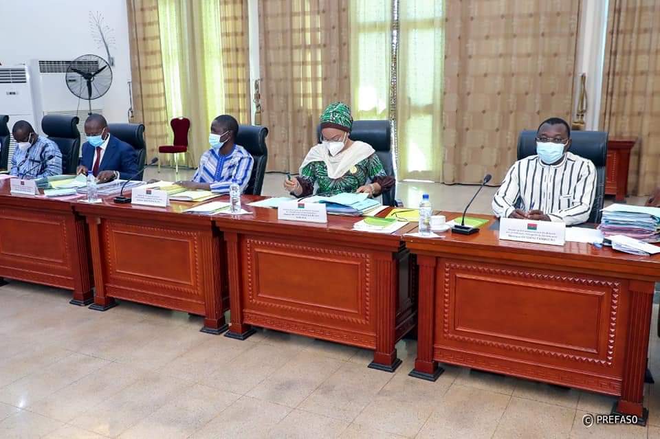 Conseil des ministres, ce jeudi 25 novembre, sous la présidence de <a href="/rochkaborepf/">Roch KABORE</a> #BurkinaFaso #Lwili