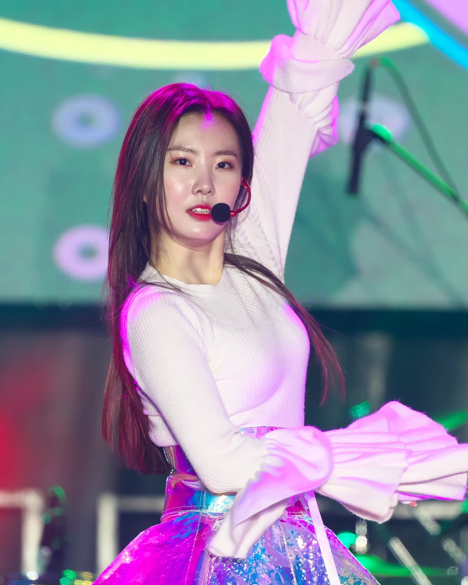 LongSleeve0907's tweet photo. 191116
Dallas Korean Festival
#Dohee
#도희
#윤도희
#NeonPunch
#네온펀치 https://t.co/8OQnThRxFC