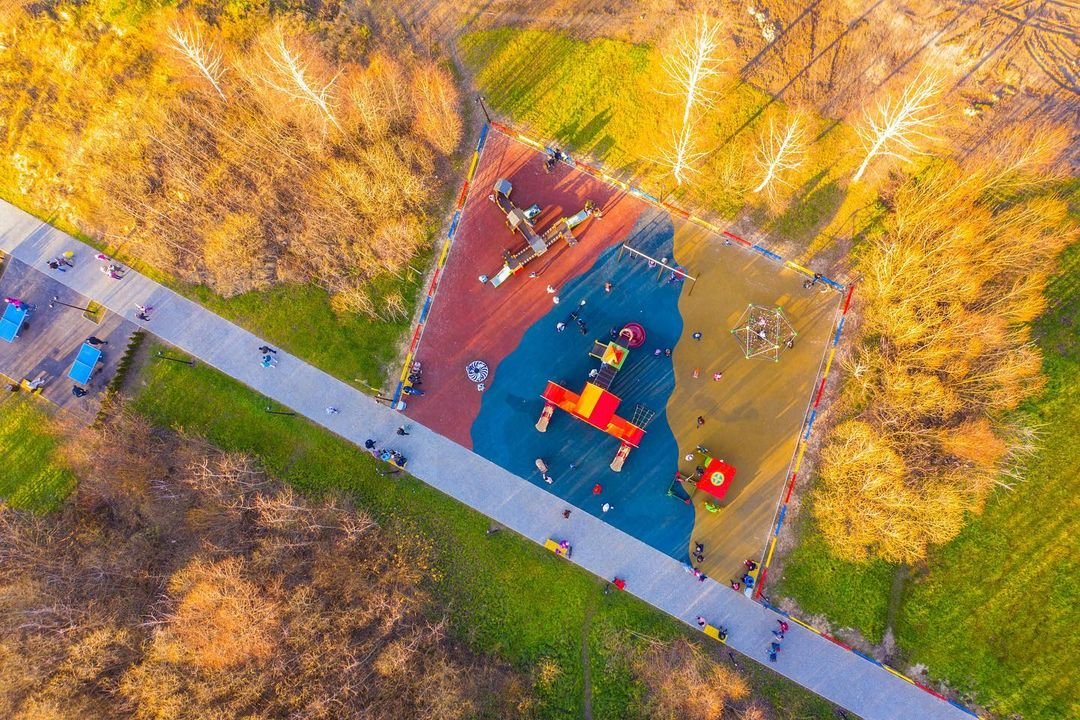minblagmo's tweet photo. Новый облик городского парка в Чехове🌳

#паркиподмосковья #благоустройствопарков
#переменывподмосковье https://t.co/uHtit7y1j6
