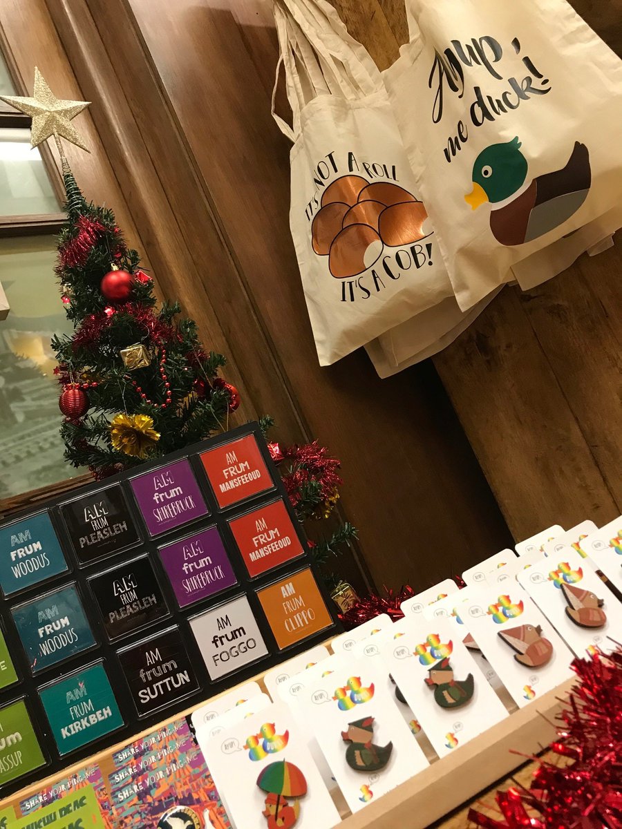 MansfieldMuseum's tweet photo. Have you popped in to see us recently? If you have you might have noticed these new items from @DUKKIGIFTS . We now stock a selection of pin badges, magnets and tote bags along with other items from their range.
#museumshop #shoplocal #MadeinNotts https://t.co/j7fa3rhn6n