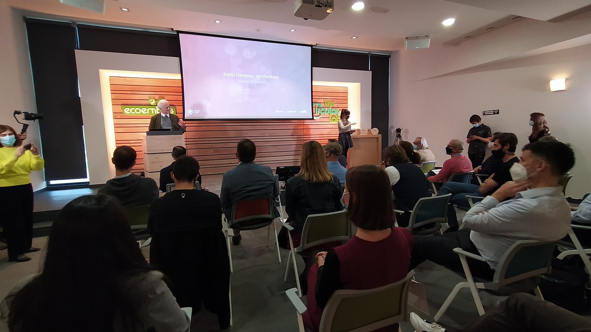 JGarciaBarrasa's tweet photo. Todo listo para anunciar a los ganadores del #circularurbanchallenge de @TheCircularLab y @AytoLogrono. Suerte a las 15 startups finalistas, todas con grandes y muy diferentes propuestas sobre #EconomiaCircular 💡♻️ https://t.co/i2cts1tDDY