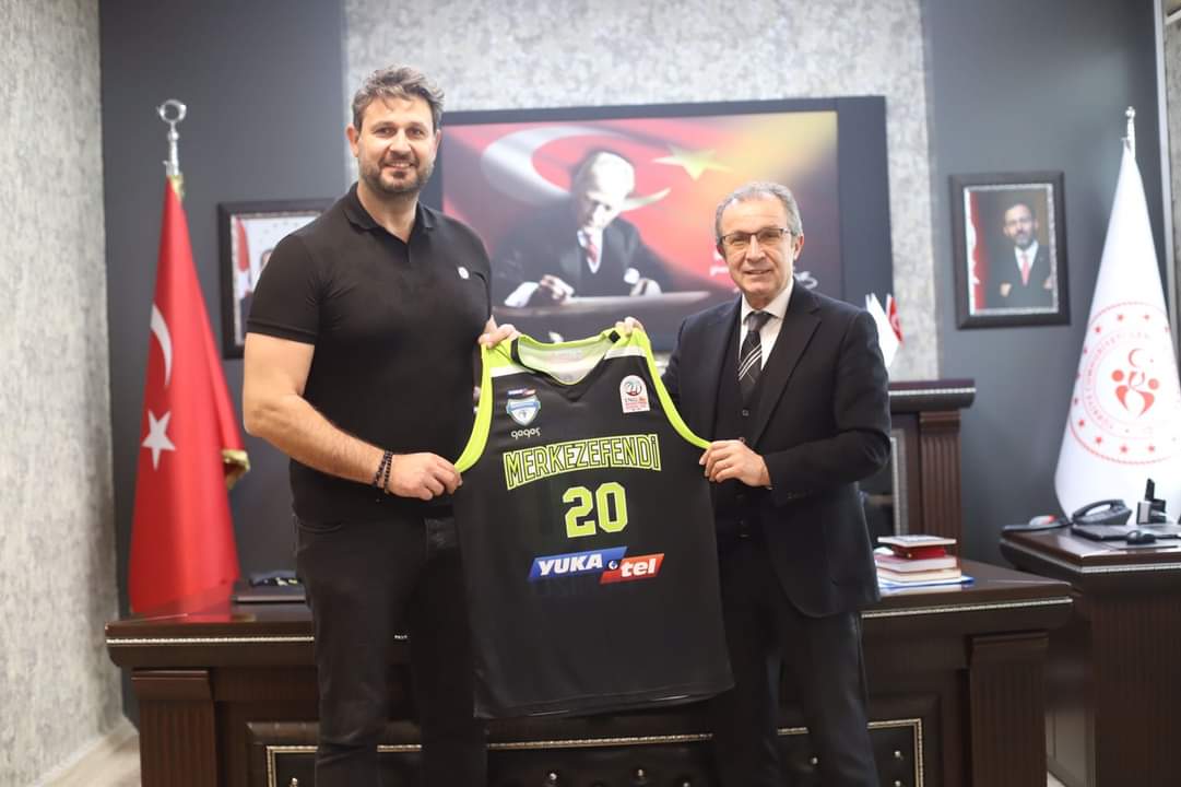 GSB_Denizli's tweet photo. Yukatel Merkezefendi Basketbol Takımı Genel Menajeri Evren Yenice, Gençlik ve Spor İl Müdürü Ahmet İbanoğlu'nu ziyaret etti. https://t.co/e2il3i04Rp