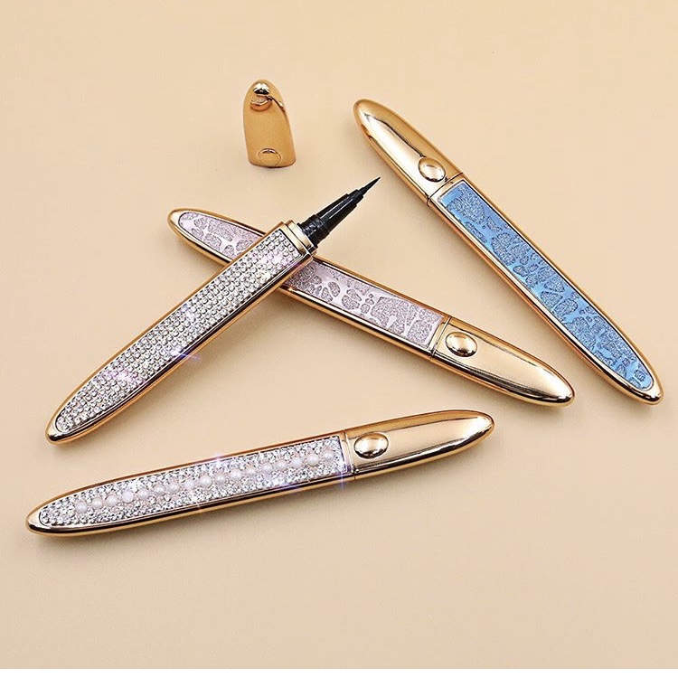 hair_cinderella's tweet image. Click to see what features our Best eyeliner , Factory Price-Cinderella have. cinderellalash.com/best-eyeliner-… #lashstuff #eyelashtool