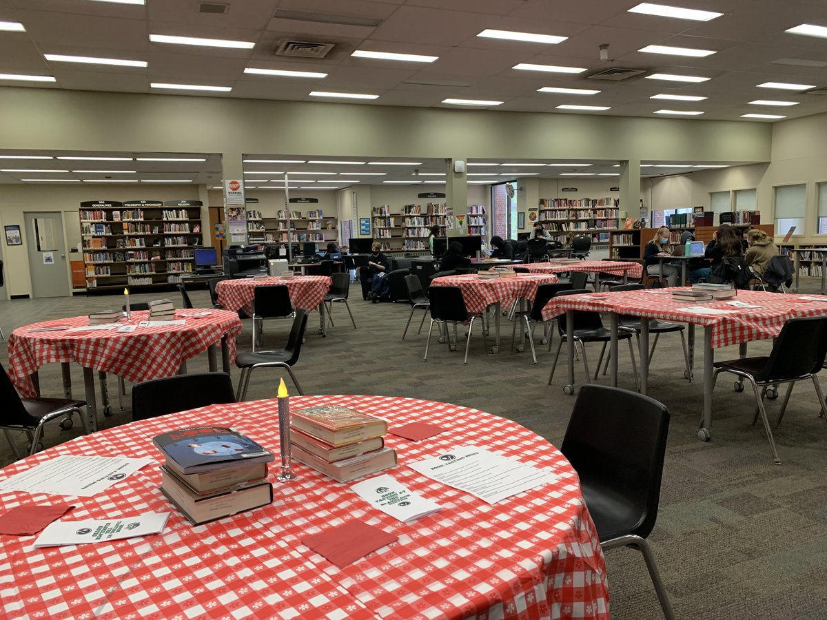 blakelocklib's tweet photo. Thank you Tigers for participating in the Book Tasting @ The Blakelock Bistro (a.k.a. the LLC). A great time was had by all. Comments, "Can we do this again?", "I love this!", "I didn't know we had this book."#TABTigerLife #HDSBLibraries๐๐๐๐ฏ๐ https://t.co/SsDm14WIUE