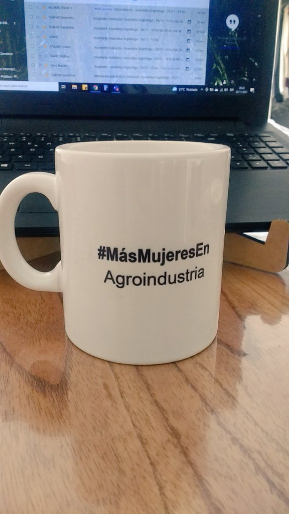 danimherrera's tweet photo. @sofiagayo @julialloatti @lorebasso @checha_blanco @aliciaruppel @Electri15706949 @GiselGerlero @laumunioficial Por acá también! 🥂👩🏼‍🌾
#MásMujeresEnAgroindustria https://t.co/BvgCqpE9ag
