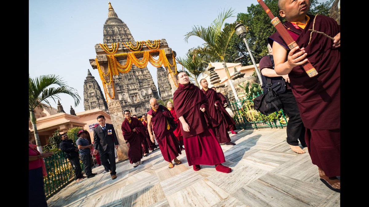 karmapaorg's tweet photo. Thaye Dorje, His Holiness the 17th Gyalwa Karmapa, shares the following message about this year's Kagyu Monlam in English, Chinese, and Hindi.

Read the full message here:  https://t.co/heKw8ftGOE https://t.co/JcBTzzOoxY