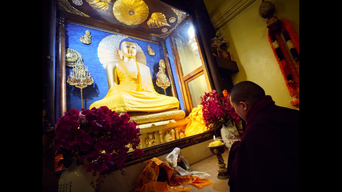 karmapaorg's tweet photo. Thaye Dorje, His Holiness the 17th Gyalwa Karmapa, shares the following message about this year's Kagyu Monlam in English, Chinese, and Hindi.

Read the full message here:  https://t.co/heKw8ftGOE https://t.co/JcBTzzOoxY