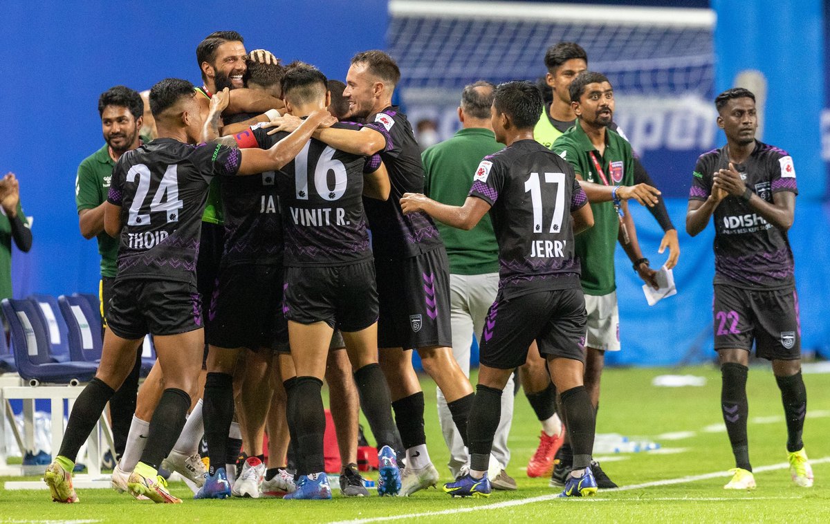 4KeralaFootball's tweet photo. After the the FirstRound of @IndSuperLeague , 

our prediction for the Table Topper's will be 

1. @atkmohunbaganfc 
2. @MumbaiCityFC 
3. @OdishaFC 
4. @bengalurufc 

@IndianFootball https://t.co/YLzWgctZ7B