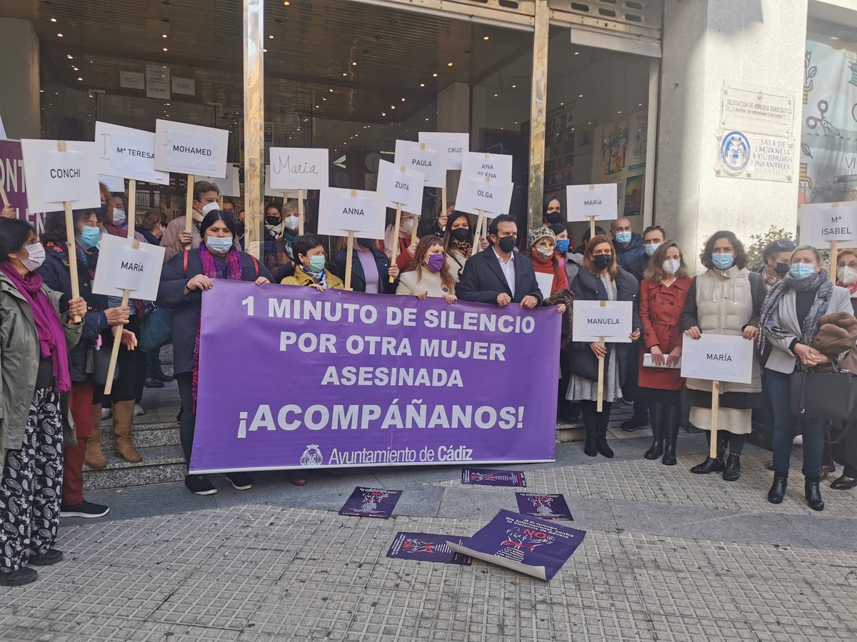 El 25N es un día de movilización, de alzar la voz y romper el silencio para acabar con la #violenciamachista. Un día para estar más unidas que nunca, aunque la lucha contra la #violenciadegénero sabemos que es un trabajo diario. Un compromiso de toda la sociedad. 
#NiUnaMenos