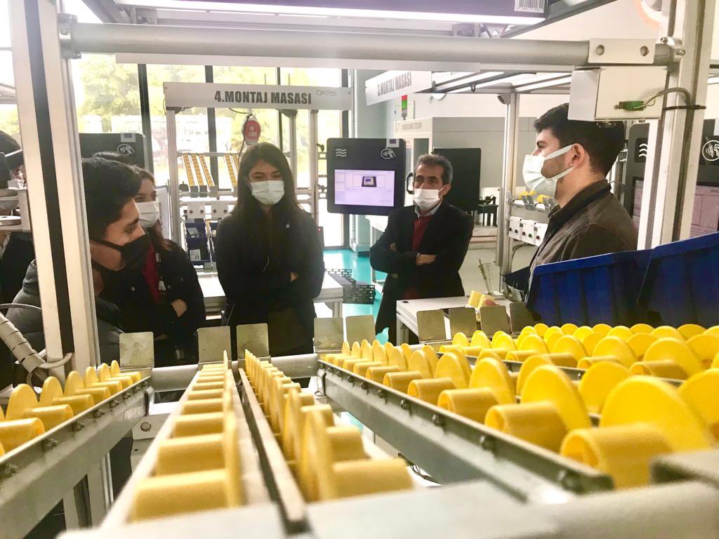 YDDMmersin's tweet photo. Mersin İl Milli Eğitim Kariyer Geliştirme ve Uygulama Merkezi, Mimar Sinan Mesleki Teknik Anadolu Lisesi öğrencilerini, Mersin Model Fabrika ve Yenilik Merkezimizde sektörle buluşmaları için bir araya getirdi. https://t.co/U69nMSf6Jt