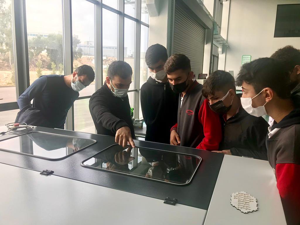 YDDMmersin's tweet photo. Mersin İl Milli Eğitim Kariyer Geliştirme ve Uygulama Merkezi, Mimar Sinan Mesleki Teknik Anadolu Lisesi öğrencilerini, Mersin Model Fabrika ve Yenilik Merkezimizde sektörle buluşmaları için bir araya getirdi. https://t.co/U69nMSf6Jt