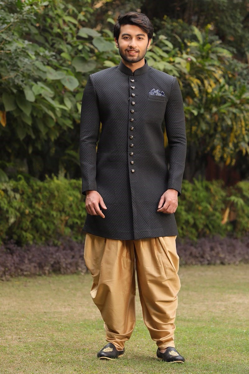 SaveraNew's tweet photo. Quilted Indo-Western Set With Metallic Buttons https://t.co/B7pcRWalet https://t.co/unRyfD7NvV