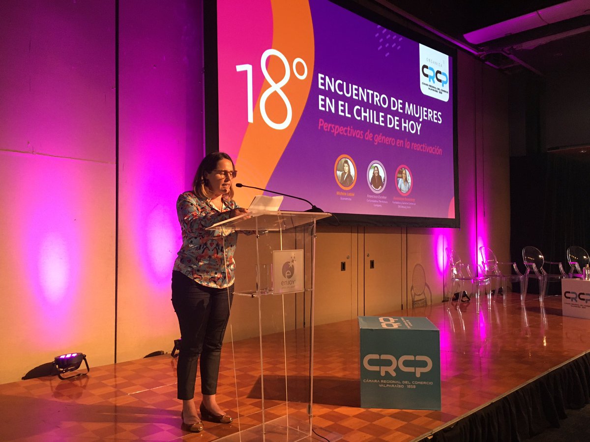 CRCPValpo's tweet photo. 🙋‍♀️🙋‍♂️ ¡Ya iniciamos! Karina Durney, primera vicepresidenta CRCP; y Juan Fernando Acuña, director regional de Corfo, dan las palabras de bienvenida en el 18° Encuentro de Mujeres en el Chile de Hoy
 
📲 Sigue la transmisión en vivo aquí: https://t.co/ip53SREJCS https://t.co/oIX0SXE72f