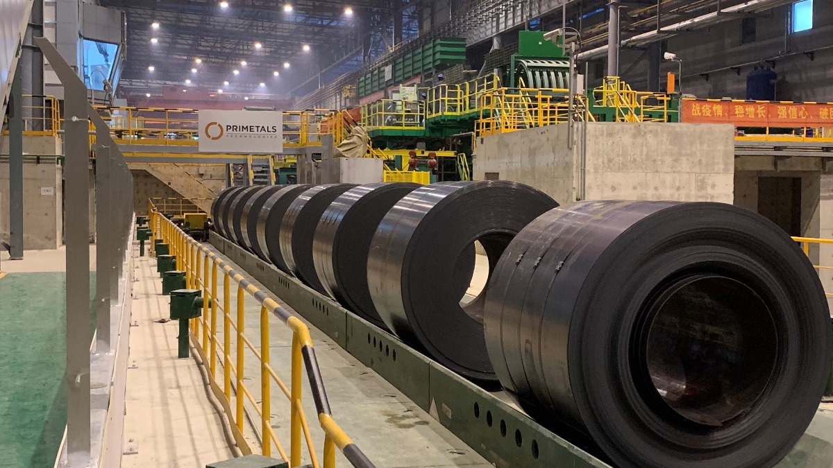 primetals's tweet photo. The first coil has rolled fresh off the line at Henan Yaxin’s new #minimill. This is the first eco-friendly minimill installation worldwide that combines #EAFQuantum and #ArvediESP, a major step towards low CO2 emissions at low operating costs. 👉 https://t.co/R7a0PiQWSh https://t.co/nkQf7w31yV