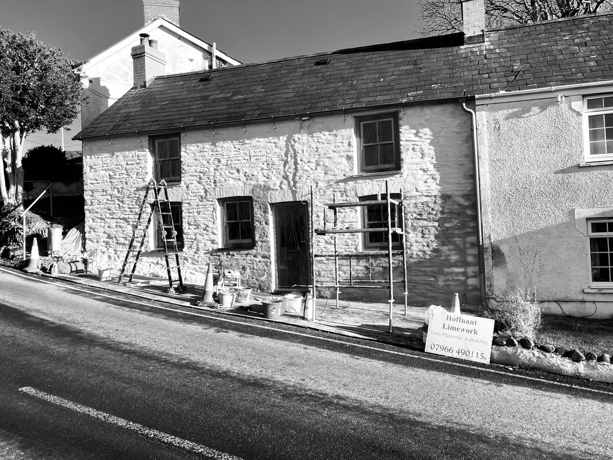 HLimework's tweet photo. Applying a slurry coat of #hotlime to this property built in 1888. #limework #lime #westwales https://t.co/7JzYcpfTir