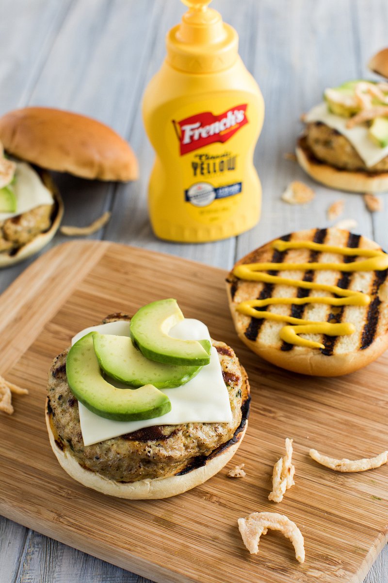 Thanksgiving turkey burgers 😍

Wedge a well-seasoned turkey patty between a brioche bun, top with fresh avocado, a generous sprinkle of crispy onions, a slice of cheddar cheese and of course a healthy squeeze of French’s Mustard. #ItsAMust

Happy #Thanksgiving! 🦃