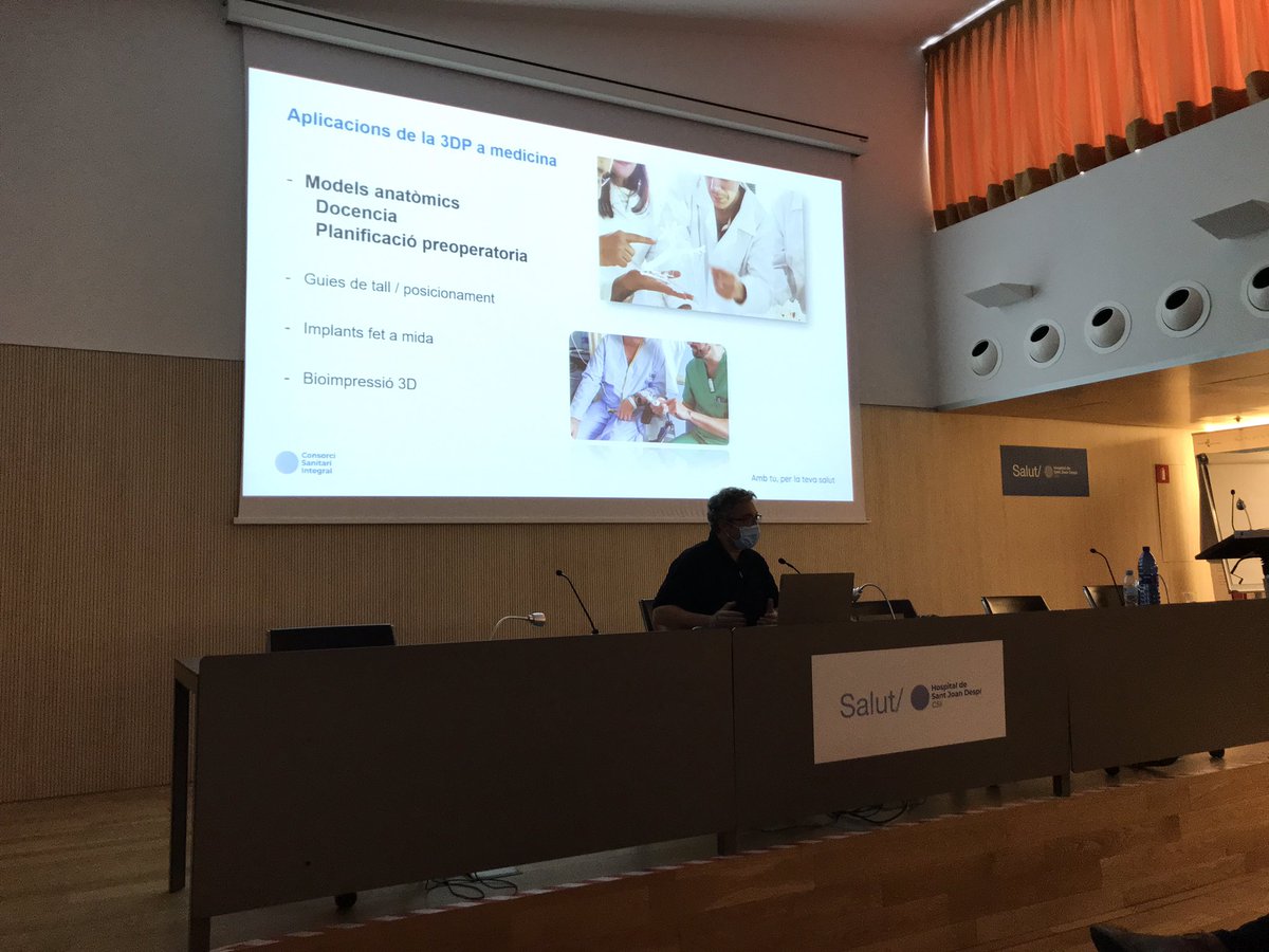 ConsorciCSI's tweet photo. 📣Inaugurem el cicle #EvoluCSIona, on parlarem de la #Innovació al @ConsorciCSI. Avui ens posem al dia de les aplicacions de la #impressió3D en Medicina amb el traumatòleg i referent de #salutdigital #JorgeRoman
@innovacio_csi @cot_csi @docencia_csi https://t.co/bMuprt0HKB
