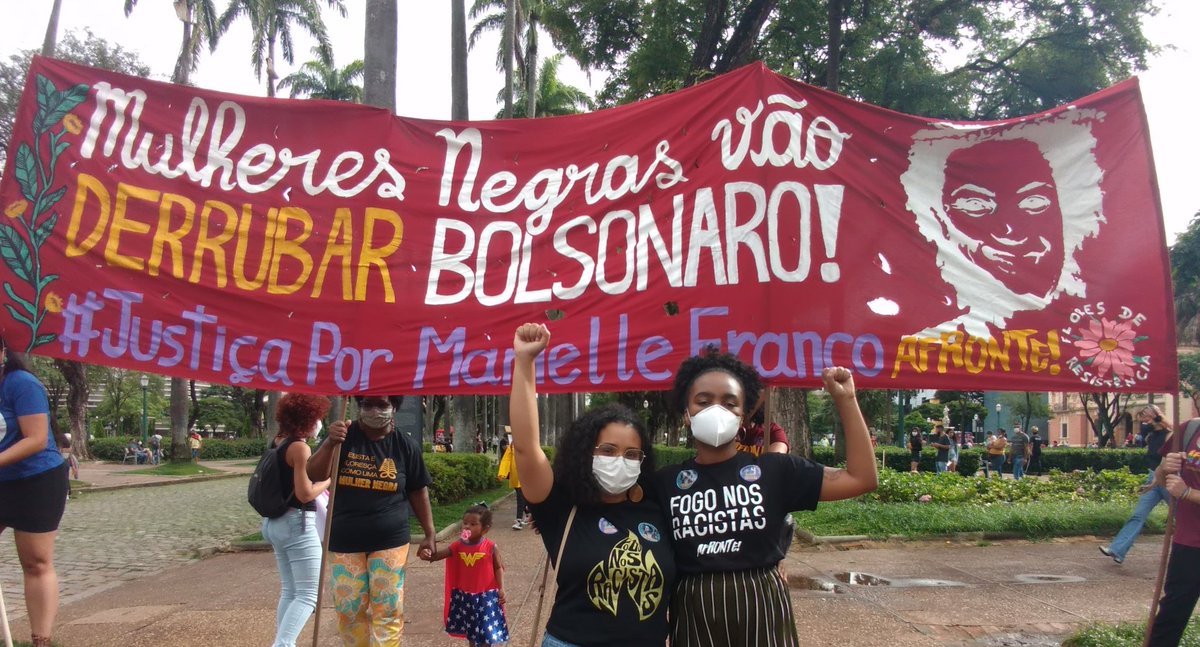 Izalourenca's tweet photo. Questionar a negritude de Marielle Franco e reivindicar o termo "mulata" é violento contra todas nós. #PretaSim https://t.co/NAO69Zvrc9