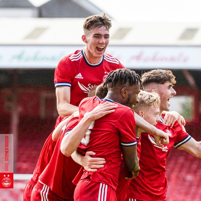AberdeenFC's tweet photo. 🔴 U18 captain and @AberdeenFCYouth graduate Evan Towler has today agreed a deal that will see the highly rated defender remain contracted to the club until 2024.

🔴 Congratulations Evan!