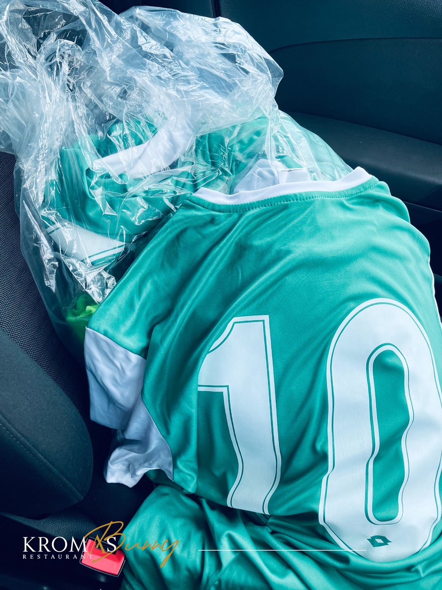 KromasB's tweet photo. Kromhoek’s best 🩸🔥

Kromas Bunny will be blessing one lucky soccer team around Kromhoek with soccer gear.

Which team do you think deserves the gear? Why do you think this team deserves the gear?

Tag your favorite team and favorite player in the comment section.
#kromhoek https://t.co/lzZTnOXJnv
