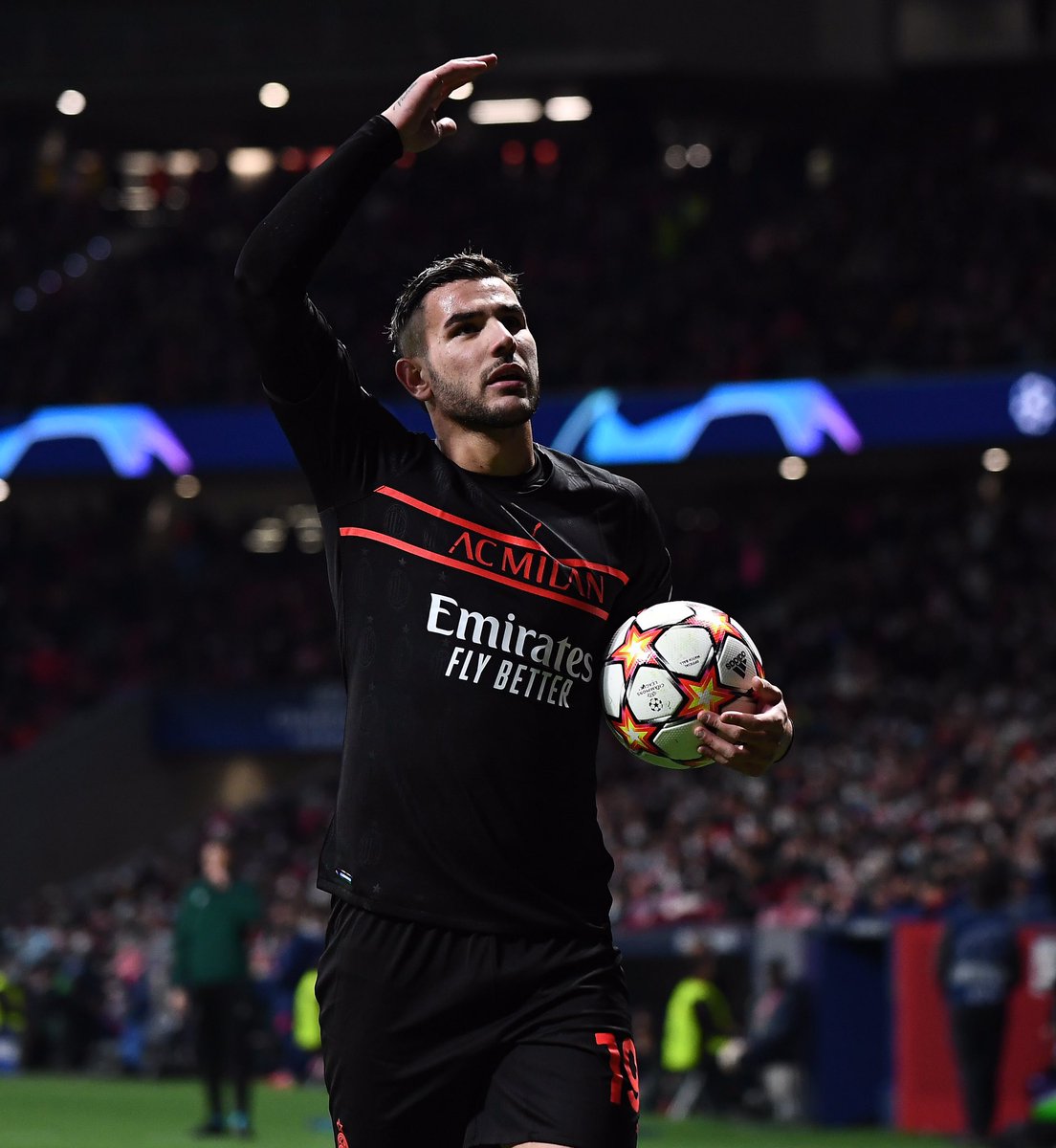 TheoHernandez's tweet photo. About yesterday… ❤🖤 #UCL #SempreMilan https://t.co/SJ9DDqjtjJ