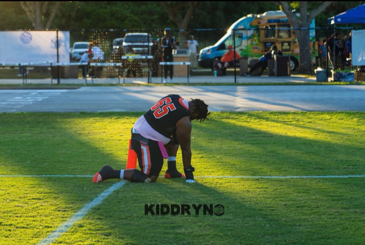 VBJ90's tweet photo. Thankful for God waking me up everyday and I’m thankful for being able to practice on thanksgiving day❤️ #LLtheLEGENDS💛 #Fcancer💕 #HappyThanksgiving https://t.co/Kf2u4hC0iW