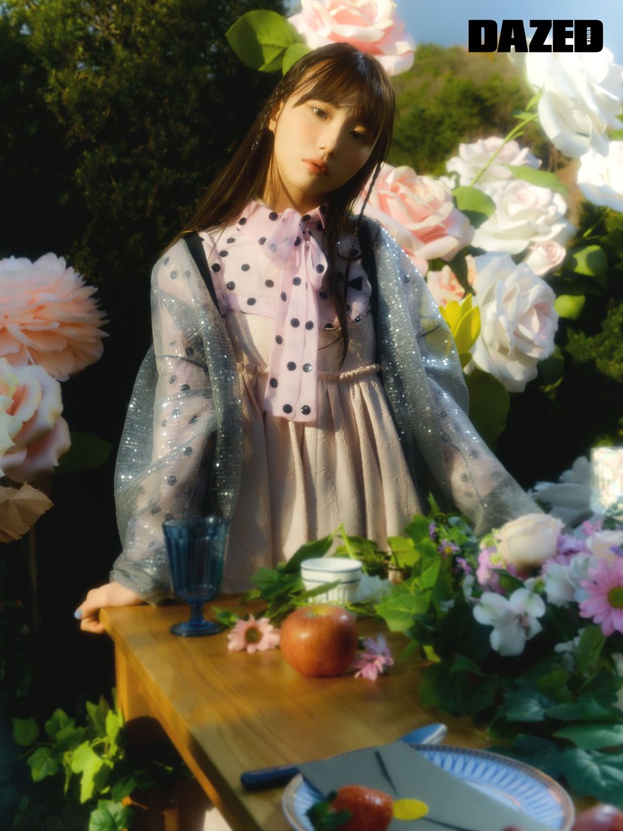 DazedKorea's tweet photo. NEW BEGINNING

서영은 YOUNGEUN

Kep1er X <DAZED> 티징필름. 여덟 번째는 서영은.
걸스플래닛 999가 탄생시킨, 아홉 명으로 이뤄진 케플러Kep1er. 우리 모두 반짝 반짝 빛나는 너희 존재를 축복해.

#케플러 #Kep1er #서영은 #Youngeun #걸스플래닛999 #GirlsPlanet999 https://t.co/0mjdllb0Ut