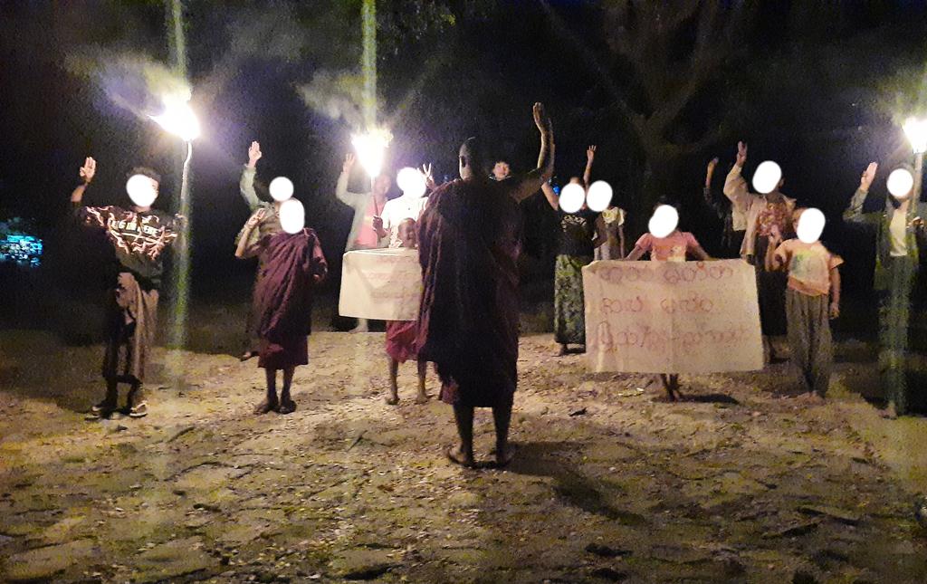 အာဏာလုအကြမ်းဖက်စစ်ကောင်စီကို နေ့စဥ်အံ့တုသပိတ်မှောက်နေတဲ့ အသံမတိတ်တဲ့ ပြည်/ခွန်သပိတ်...

#ကမ္ဘာမကျေဘူး 
#သွေးမအေးဘူး 
#နောက်မဆုတ်ဘူး 
#အရေးတော်ပုံမုချအောင်ရမည် 

#Nov25Coup
#FreezePaymentsToJunta 
#WhatsHappeningInMyanmar

#အဂ္ဂဝံသ
